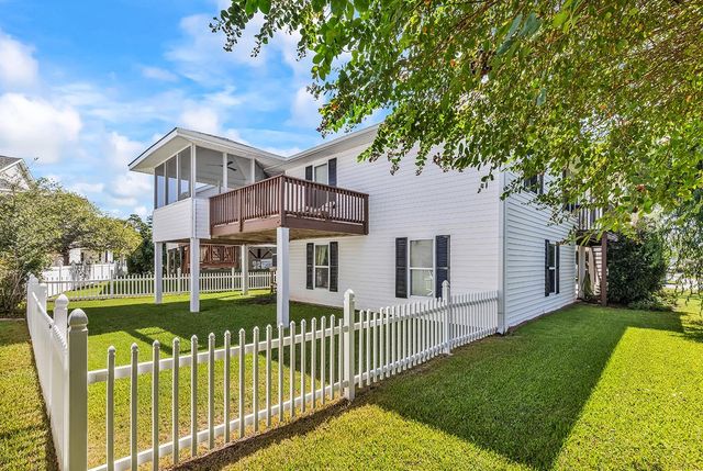 482 Bay Dr., Garden City Beach, SC 29576