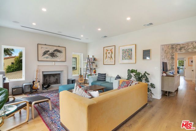 8021 Blackburn Avenue U, Los Angeles, CA 90048