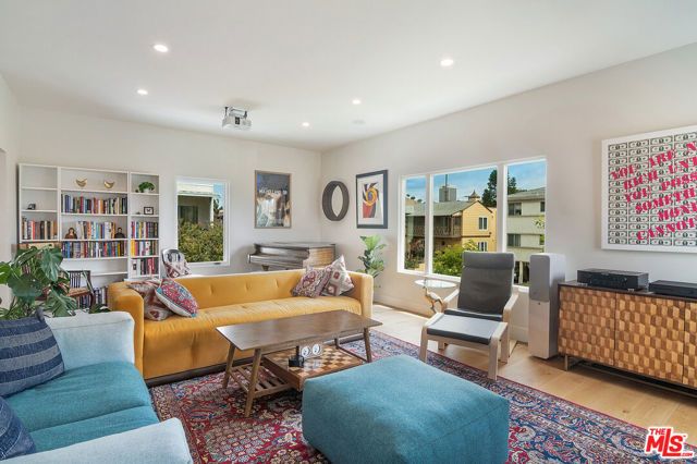 8021 Blackburn Avenue U, Los Angeles, CA 90048