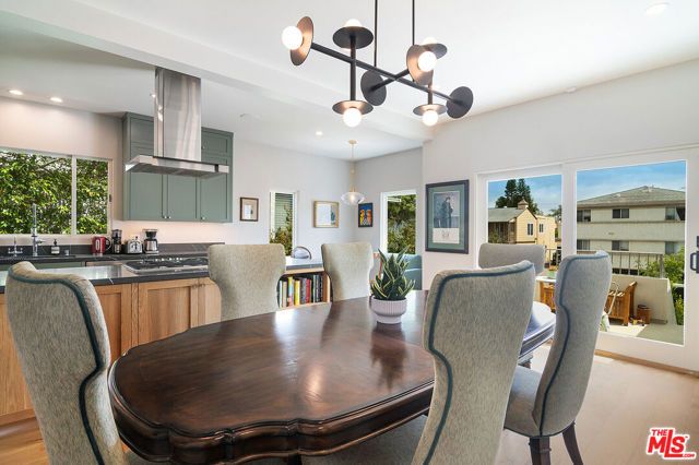 8021 Blackburn Avenue U, Los Angeles, CA 90048