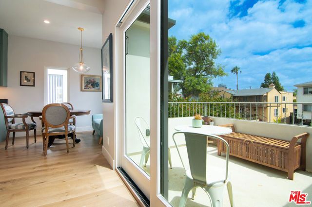 8021 Blackburn Avenue U, Los Angeles, CA 90048