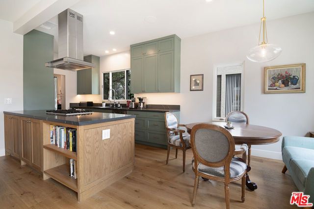 8021 Blackburn Avenue U, Los Angeles, CA 90048