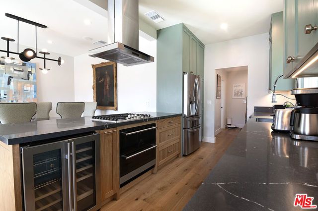 8021 Blackburn Avenue U, Los Angeles, CA 90048