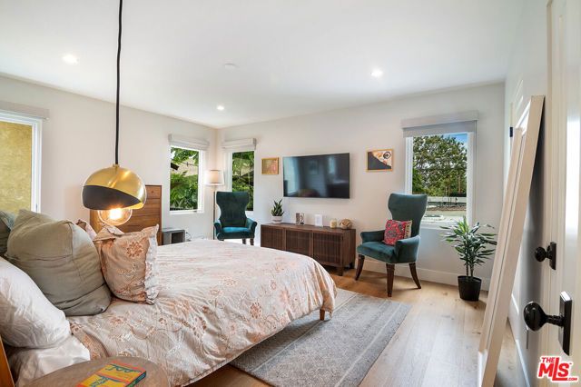 8021 Blackburn Avenue U, Los Angeles, CA 90048