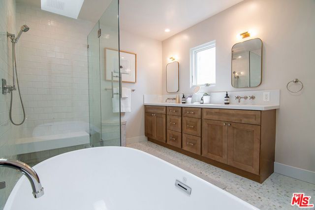 8021 Blackburn Avenue U, Los Angeles, CA 90048