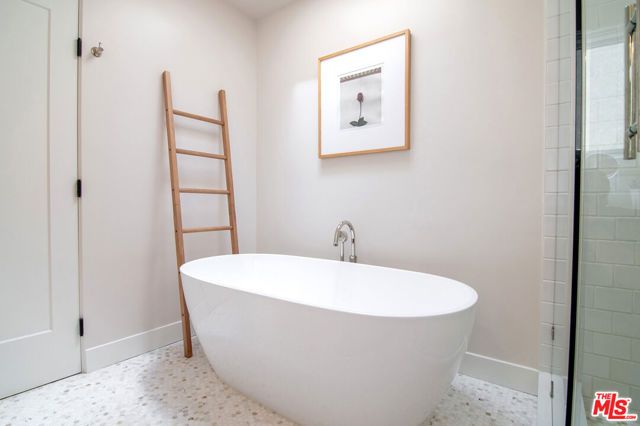 8021 Blackburn Avenue U, Los Angeles, CA 90048