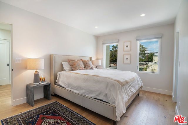 8021 Blackburn Avenue U, Los Angeles, CA 90048