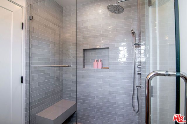 8021 Blackburn Avenue U, Los Angeles, CA 90048