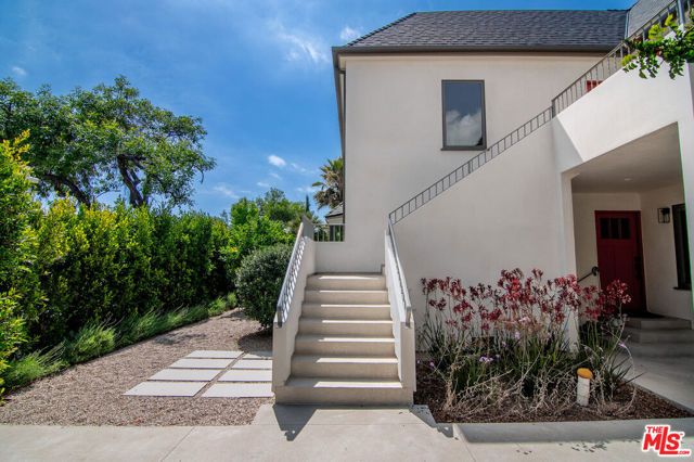 8021 Blackburn Avenue U, Los Angeles, CA 90048