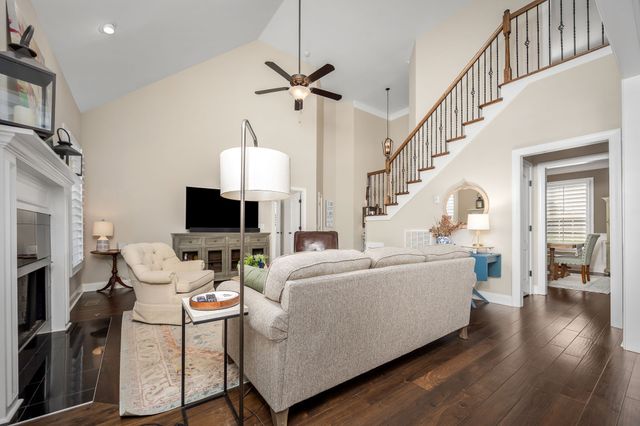 1062 Tower Hill Ln, Hendersonville, TN 37075