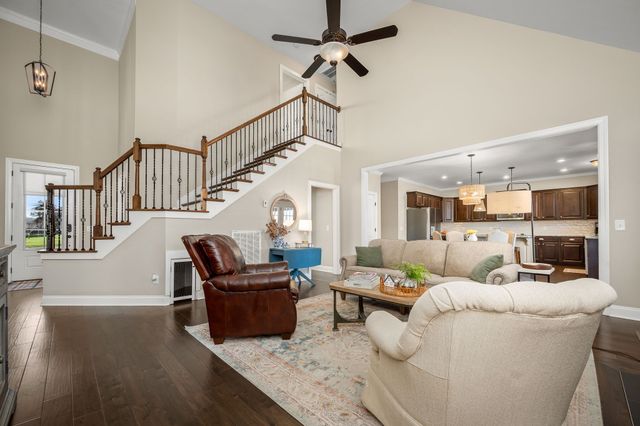 1062 Tower Hill Ln, Hendersonville, TN 37075