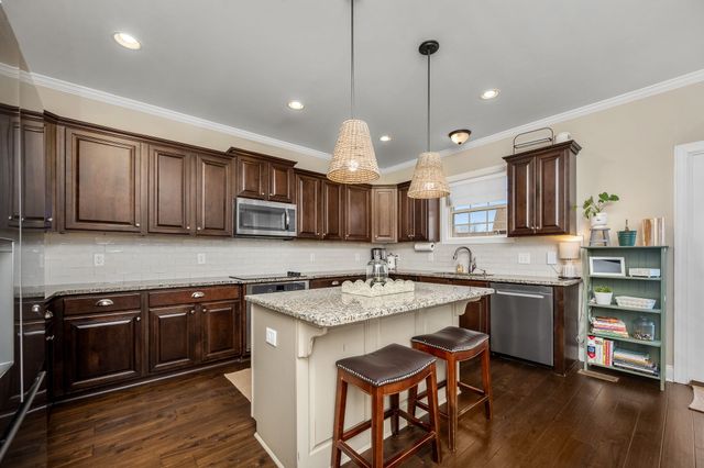 1062 Tower Hill Ln, Hendersonville, TN 37075