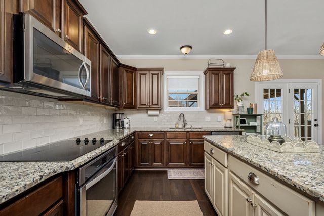 1062 Tower Hill Ln, Hendersonville, TN 37075