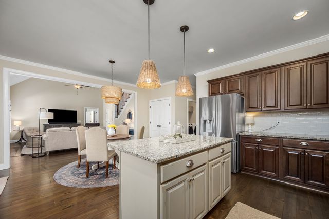 1062 Tower Hill Ln, Hendersonville, TN 37075