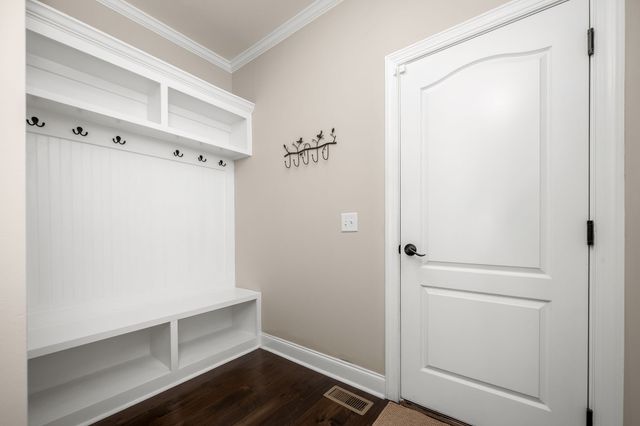 1062 Tower Hill Ln, Hendersonville, TN 37075