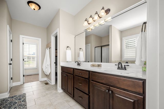 1062 Tower Hill Ln, Hendersonville, TN 37075