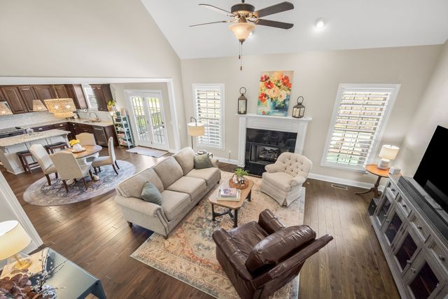 1062 Tower Hill Ln, Hendersonville, TN 37075