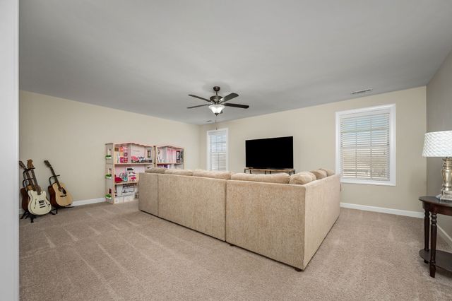 1062 Tower Hill Ln, Hendersonville, TN 37075