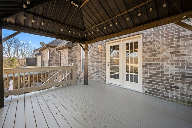 1062 Tower Hill Ln, Hendersonville, TN 37075