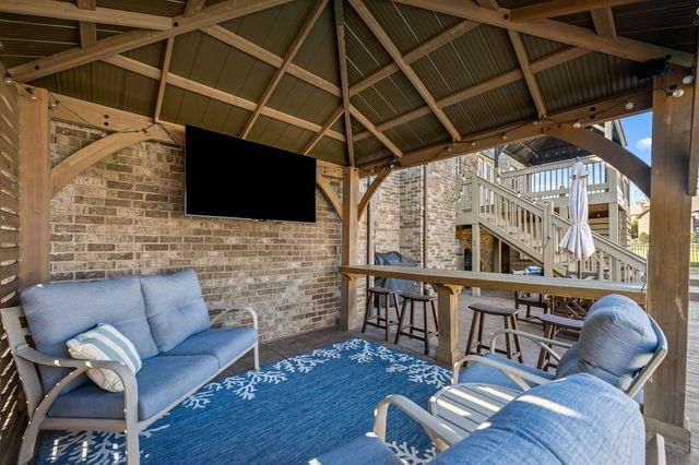 1062 Tower Hill Ln, Hendersonville, TN 37075