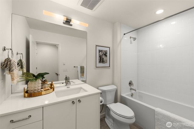 8333 D 12th Avenue NW, Seattle, WA 98117