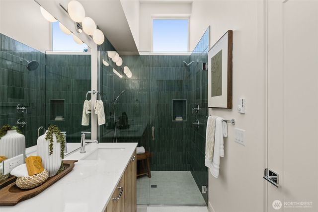 8333 D 12th Avenue NW, Seattle, WA 98117