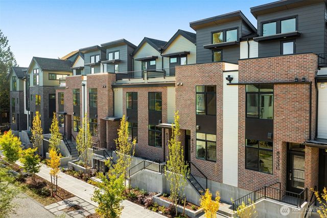 8333 D 12th Avenue NW, Seattle, WA 98117