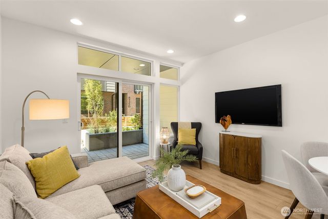 8333 D 12th Avenue NW, Seattle, WA 98117