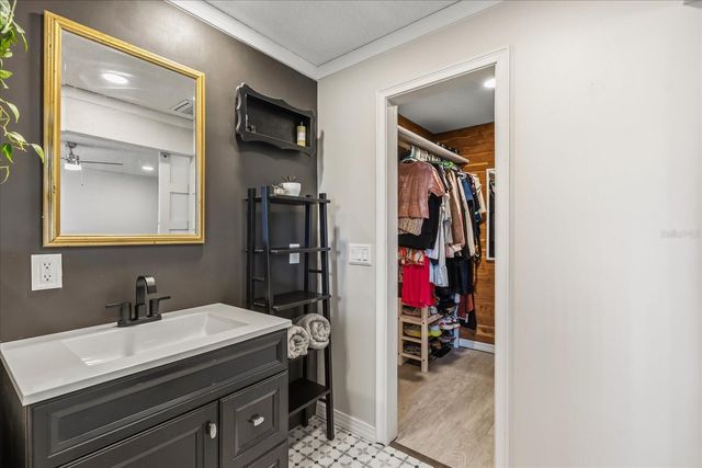 817 E HARBOUR COURT, Ocoee, FL 34761