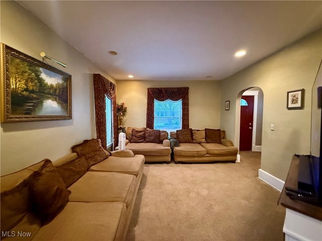 15220 Lucknow Avenue, Cleveland, OH 44110