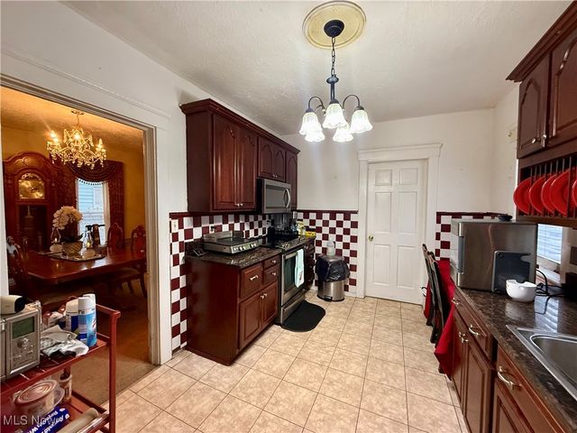 15220 Lucknow Avenue, Cleveland, OH 44110