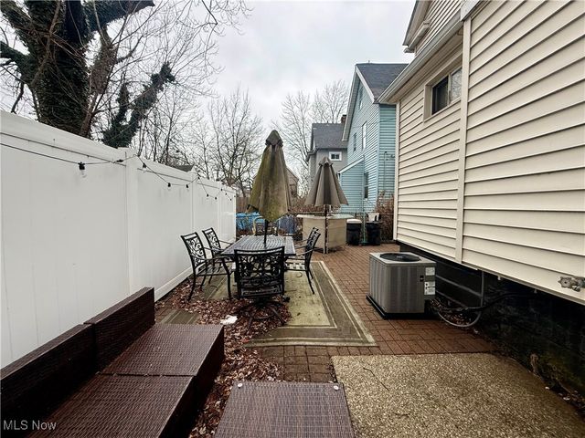 15220 Lucknow Avenue, Cleveland, OH 44110