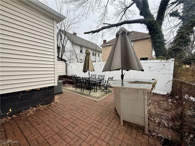 15220 Lucknow Avenue, Cleveland, OH 44110