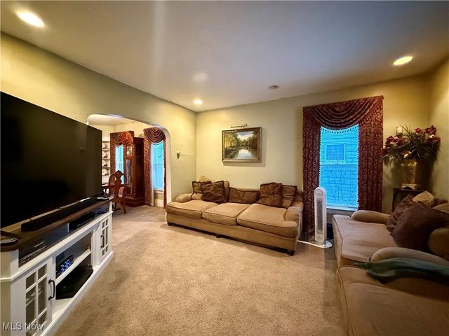 15220 Lucknow Avenue, Cleveland, OH 44110