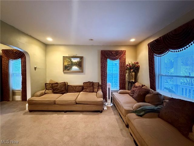 15220 Lucknow Avenue, Cleveland, OH 44110