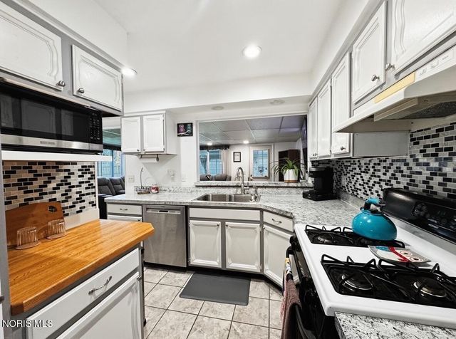 3248 Radford Drive, Toledo, OH 43614