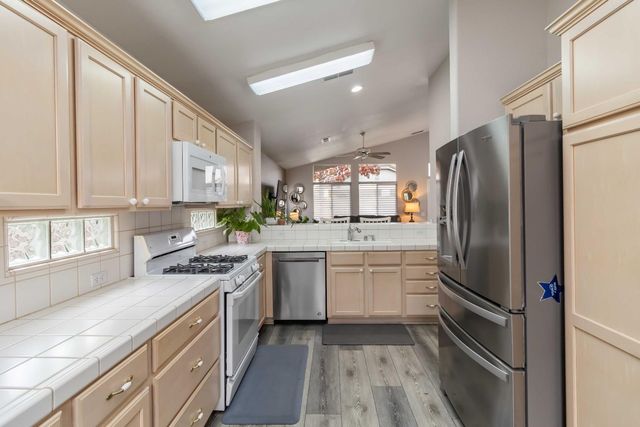 7597 Timberrose Way, Roseville, CA 95747