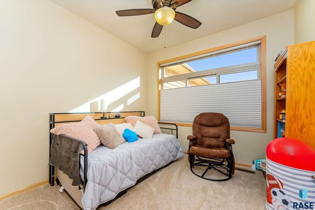 2607 S Kinderhook Ave Avenue, Sioux Falls, SD 57106