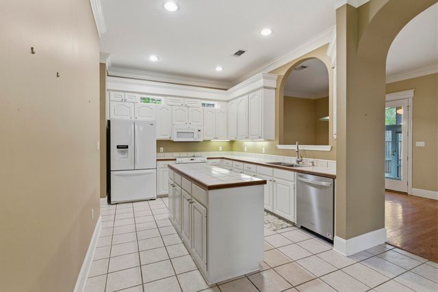 33 Camelia Ct., Hattiesburg, MS 39402