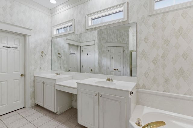 33 Camelia Ct., Hattiesburg, MS 39402