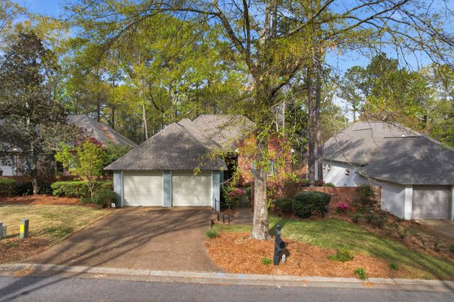 33 Camelia Ct., Hattiesburg, MS 39402