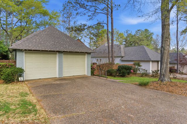 33 Camelia Ct., Hattiesburg, MS 39402