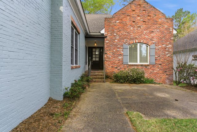 33 Camelia Ct., Hattiesburg, MS 39402