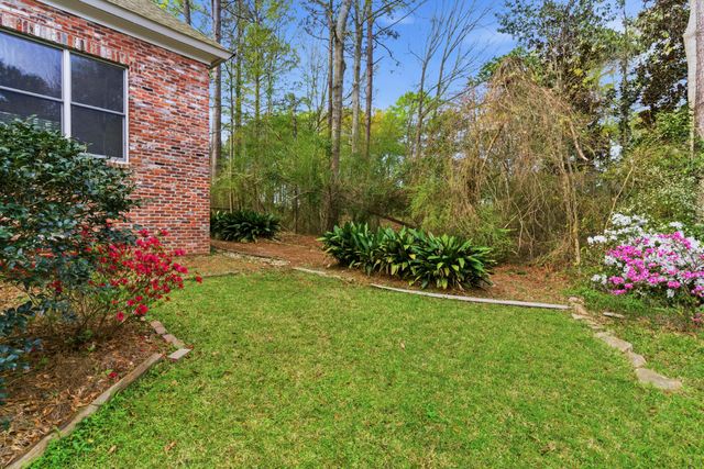 33 Camelia Ct., Hattiesburg, MS 39402