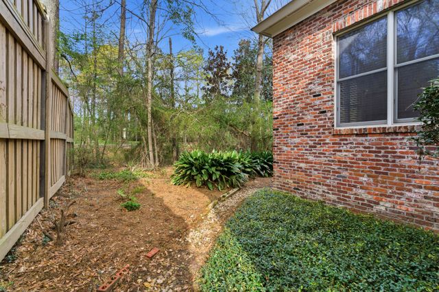 33 Camelia Ct., Hattiesburg, MS 39402