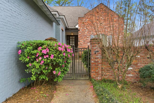 33 Camelia Ct., Hattiesburg, MS 39402