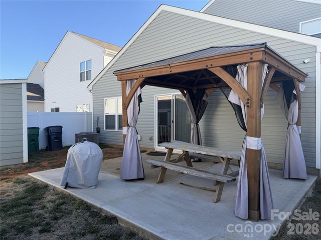 4112 Stoneygreen Lane, Charlotte, NC 28215