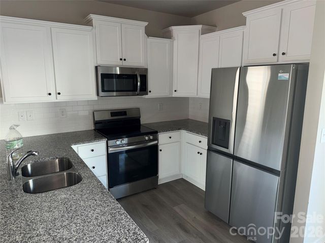 4112 Stoneygreen Lane, Charlotte, NC 28215