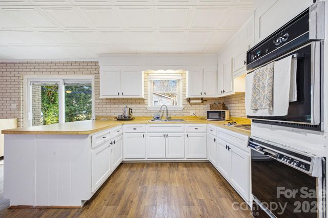 65 Westend Circle, Waynesville, NC 28785