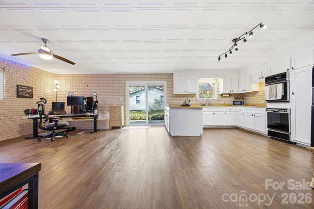 65 Westend Circle, Waynesville, NC 28785